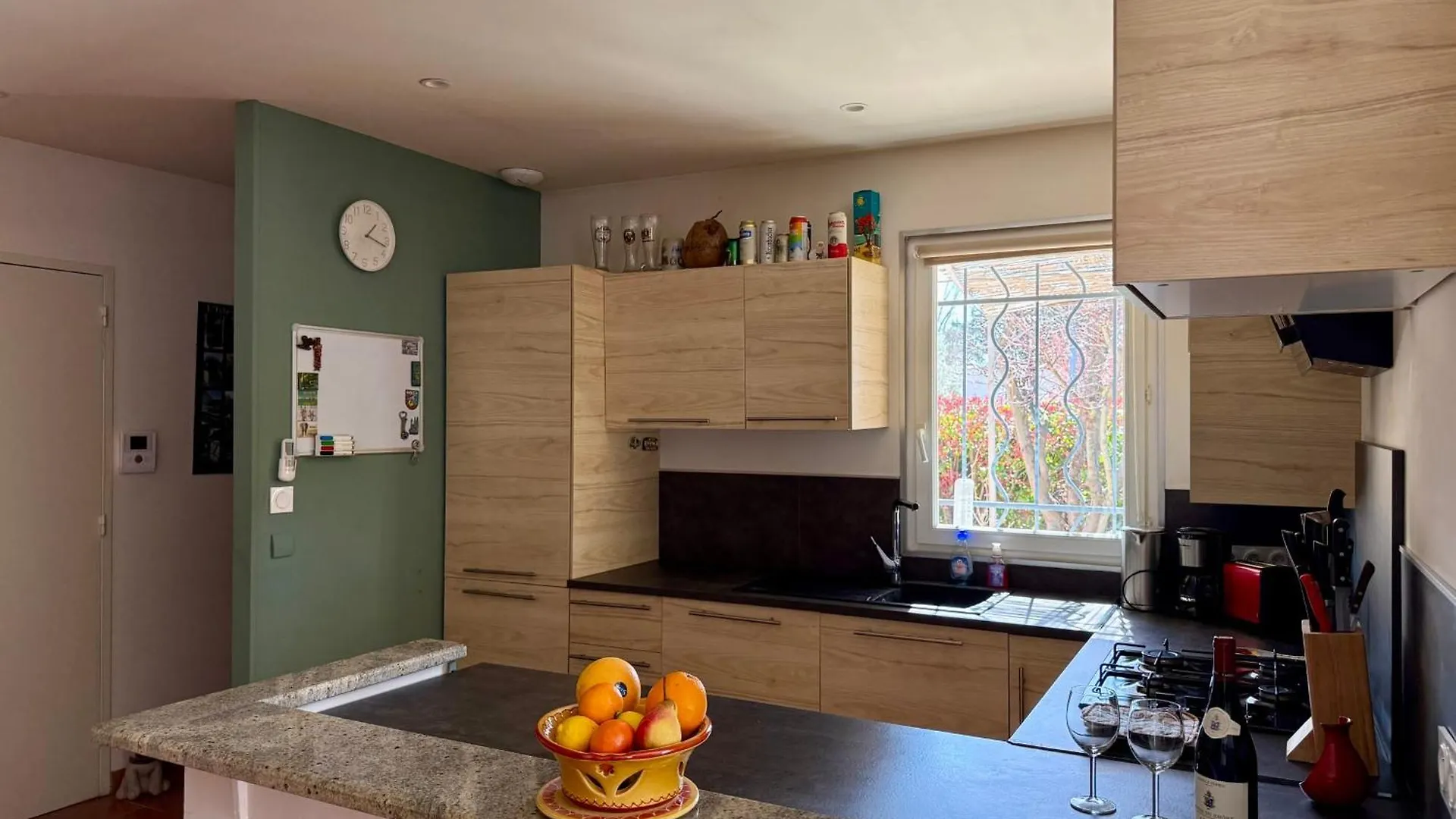 Air-Conditioned House With Private Garden In Le Thor Pets Are Welcome