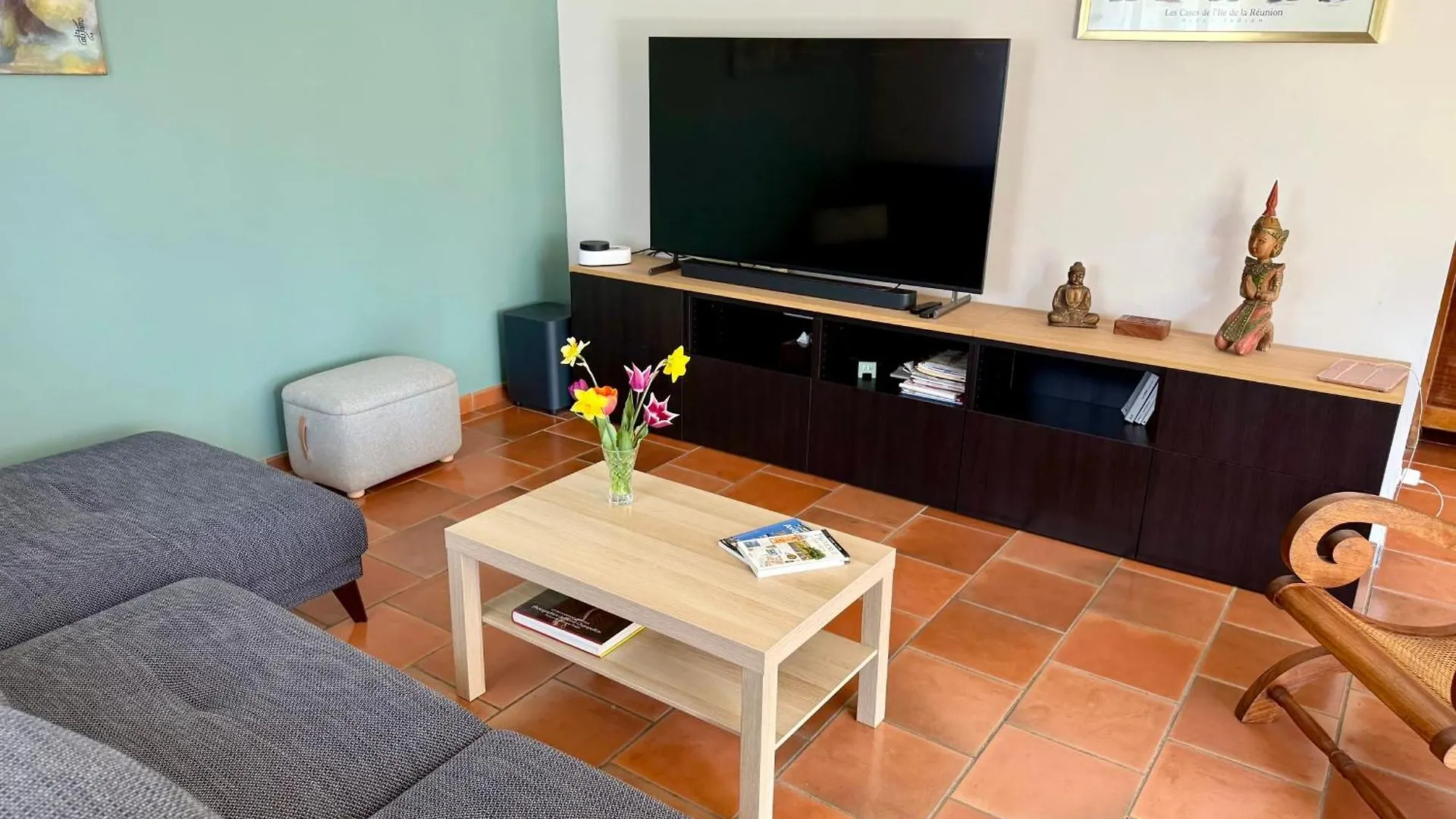 Holiday home Air-Conditioned House With Private Garden In Le Thor Pets Are Welcome France