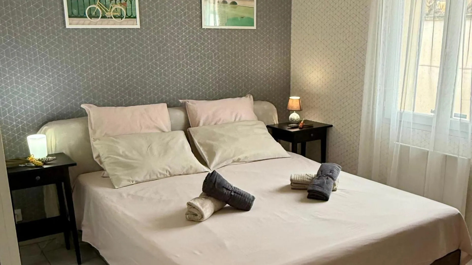Air-Conditioned House With Private Garden In Le Thor Pets Are Welcome Holiday home
