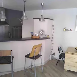  Hébergement de vacances Agreable Maison De Village 57m2 Au Coeur Du Thor